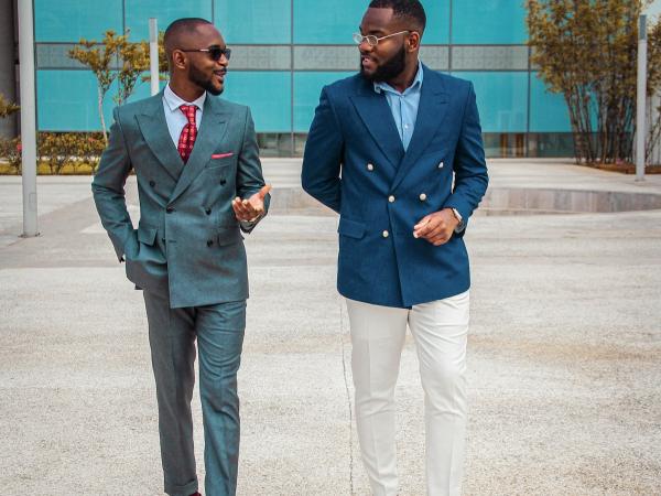 Two advisors in conversation